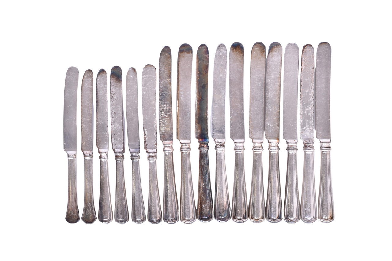 1109 - Sixteen Pieces of Southern Railway Cromwell and De Soto Flatware Knives thumbnail