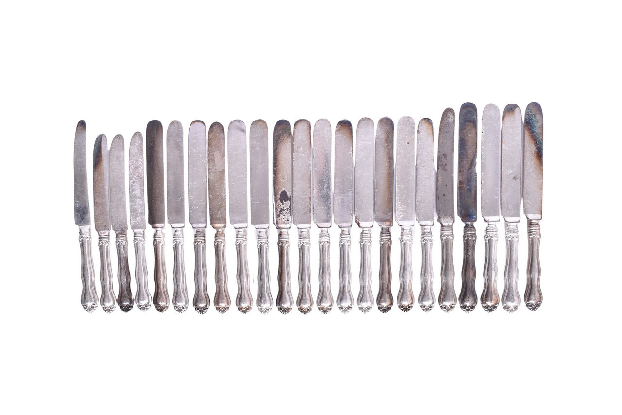 1115 - Twenty-Three Southern Railway Holland Flatware Knives thumbnail