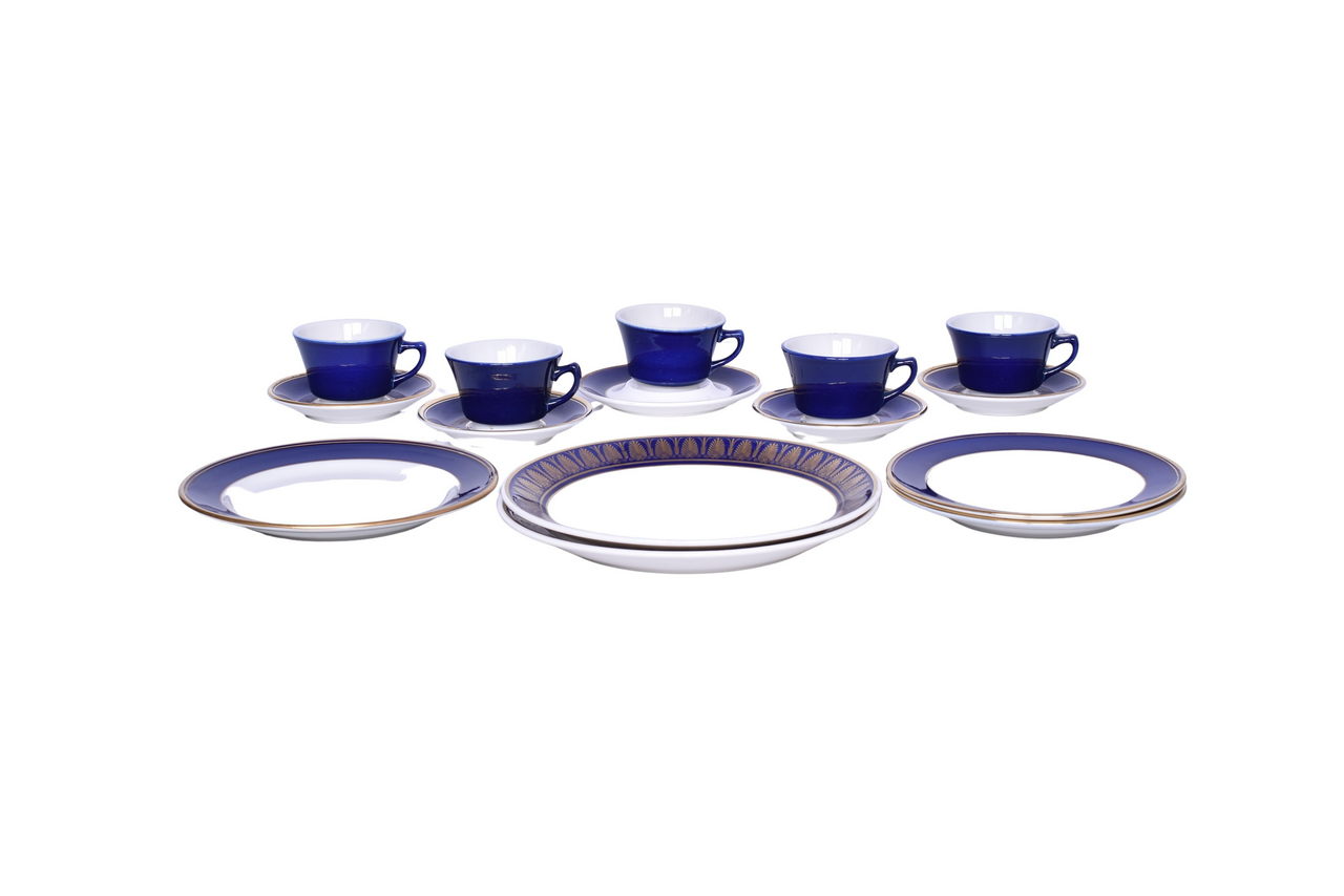 1025 - Fifteen Pieces of Medallion and Lamberton Sterling Railroad China Cobalt & Gold Plates, Cups, and Saucers thumbnail