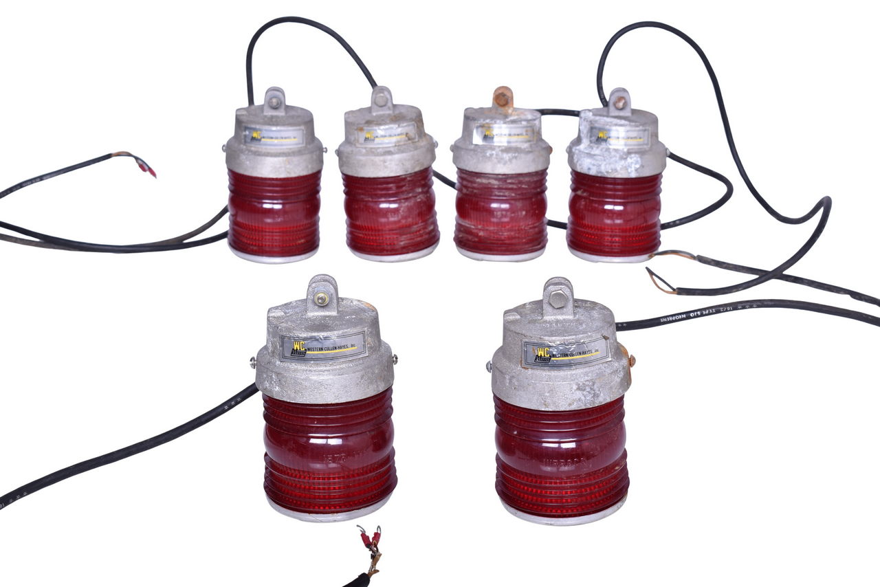 1054 - Set of Five Western Cullen-Hays / Western Railroad Supply Crossing Gate Lamps thumbnail