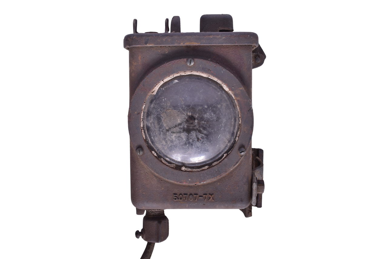 1070 - GRS / General Railway Signal Semaphore Lamp thumbnail