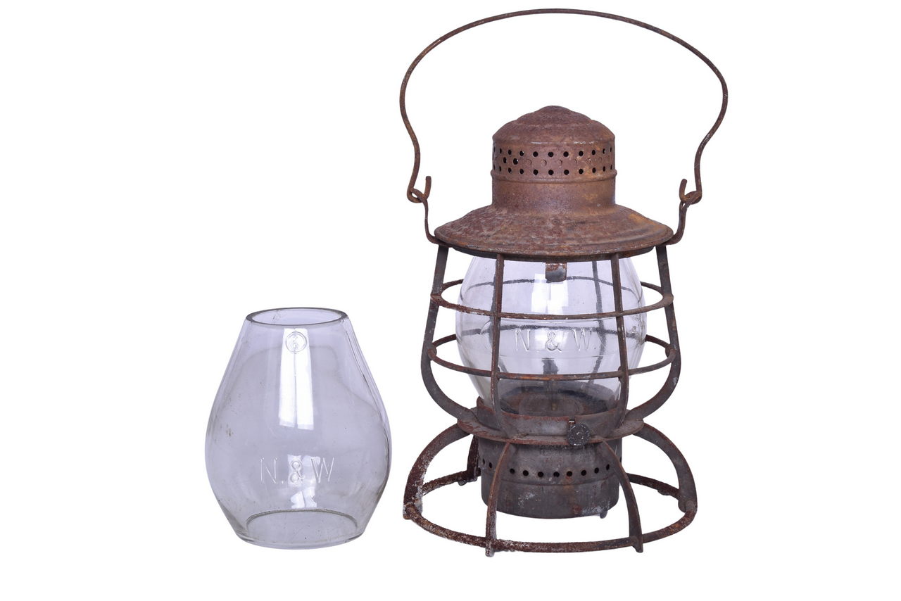 1186 - Armspear Norfolk and Western Railway Railroad Lantern with Two Clear Cast Globes thumbnail