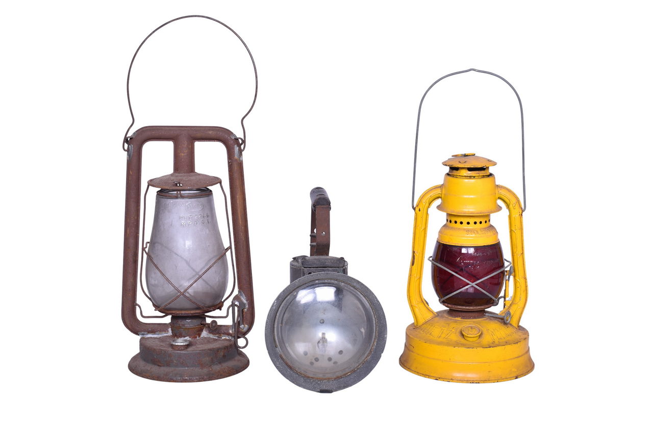 1260 - Trio of Railroad Lanterns - Two Dietz and a Union Carbide thumbnail
