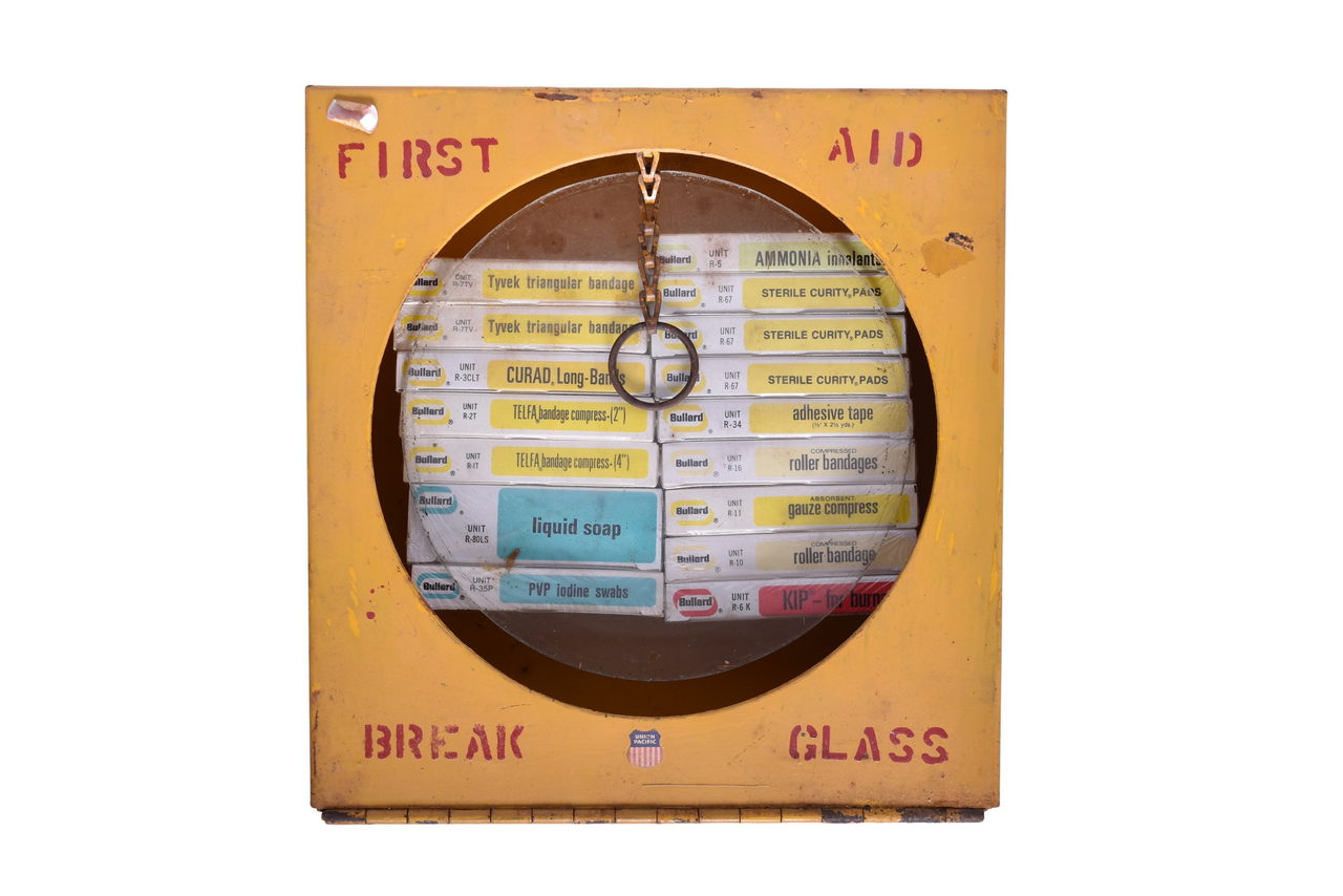 1282 - Union Pacific Railroad First Aid Kit thumbnail