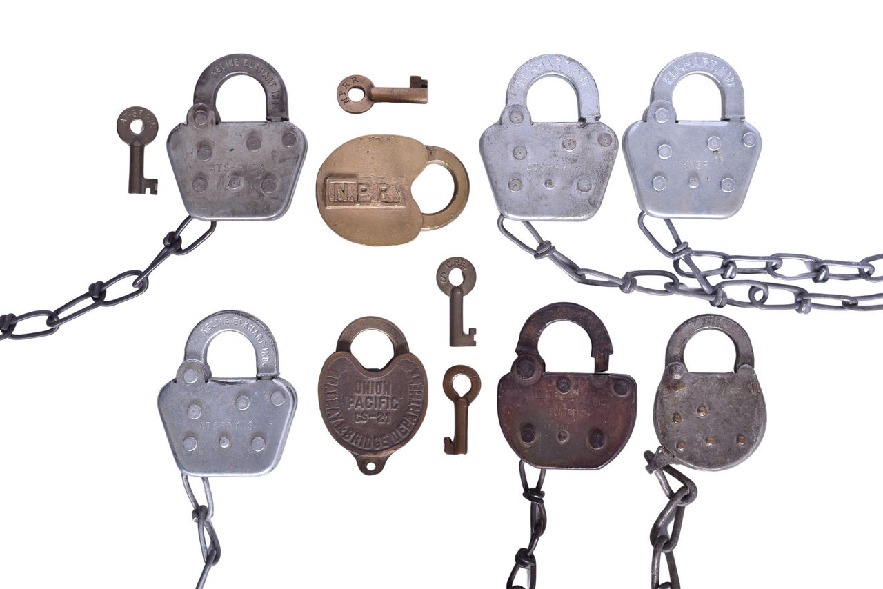 1317 - Group of Western & Northern Railroad Locks and Keys - Northern Pacific, Union Pacific, Atchison, Topeka and Santa Fe, and Canadian Pacific thumbnail