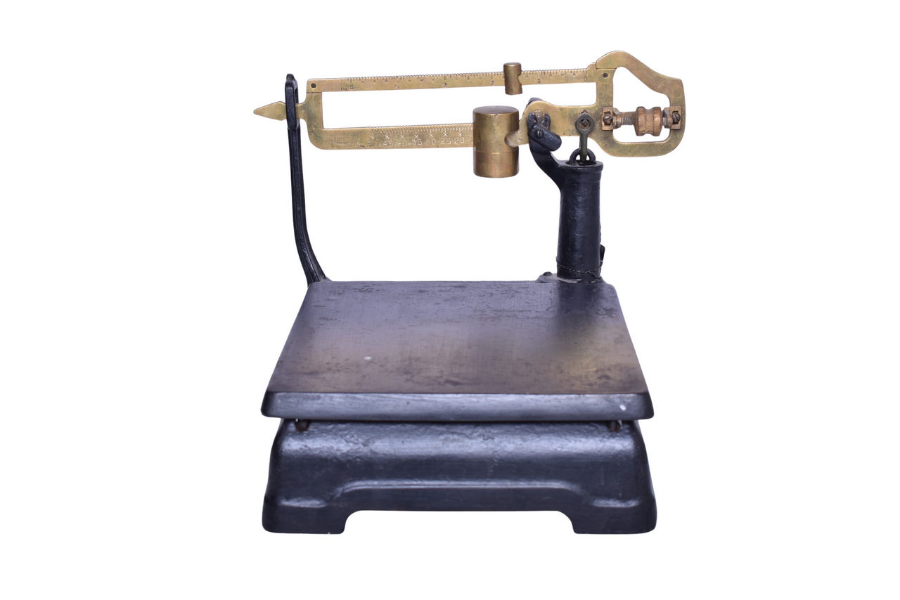 1339 - The Standard Scale & Supply Co. Cast Iron and Brass Antique Scale thumbnail