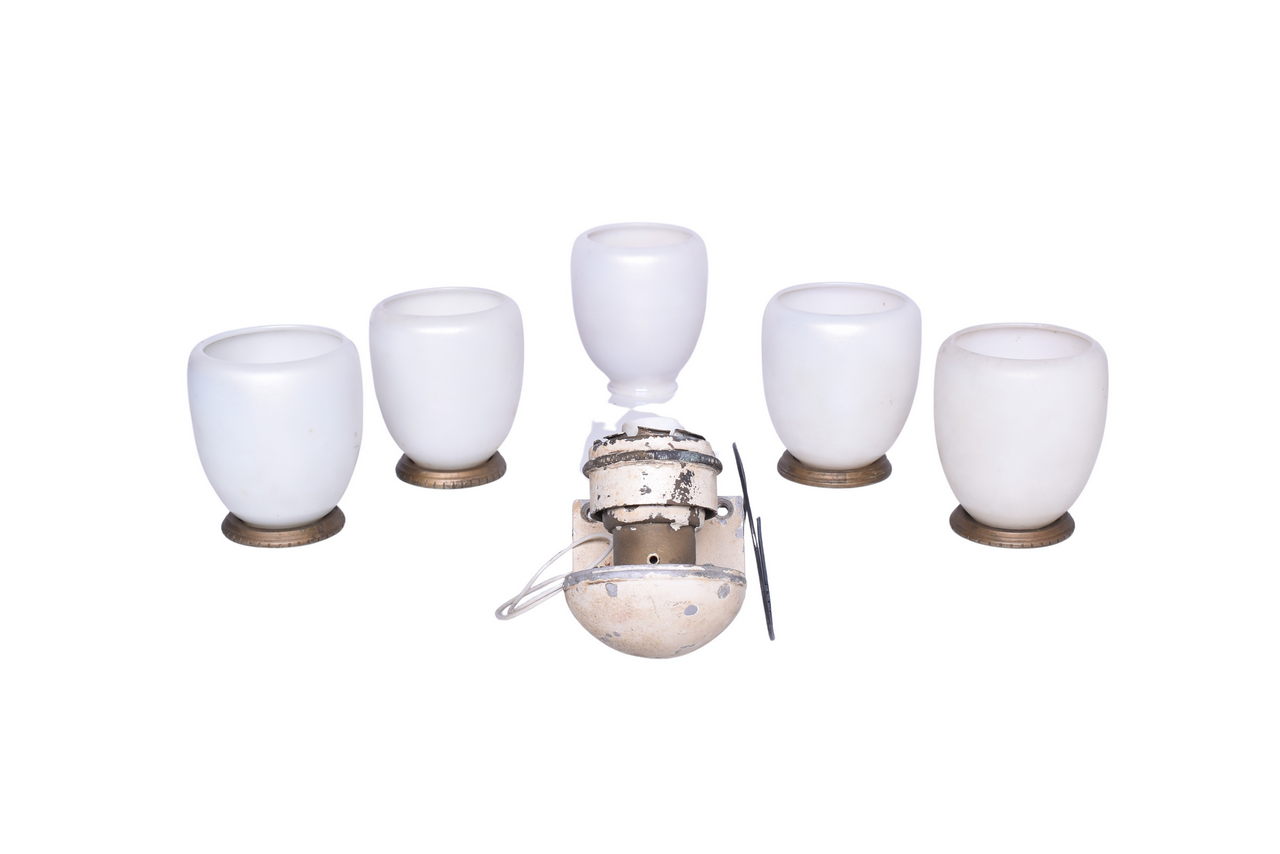 1422 - Five Pullman Passenger Car Light Shades and One Wall Mounted Fixture thumbnail