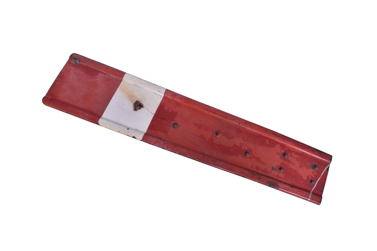 1440 - Red and White Porcelain Semaphore Blade thumbnail