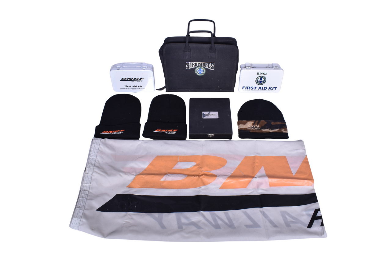1496 - 8 Pieces of Burlington Northern and Santa Fe Memorabilia - Flag, Hats, Bag, Charcuterie Set thumbnail