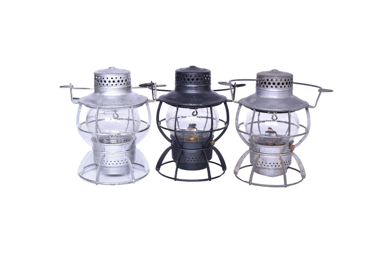 1565 - Dressel Louisville & Nashville Railroad Lantern and Pennsylvania Railroad Lantern Pair thumbnail