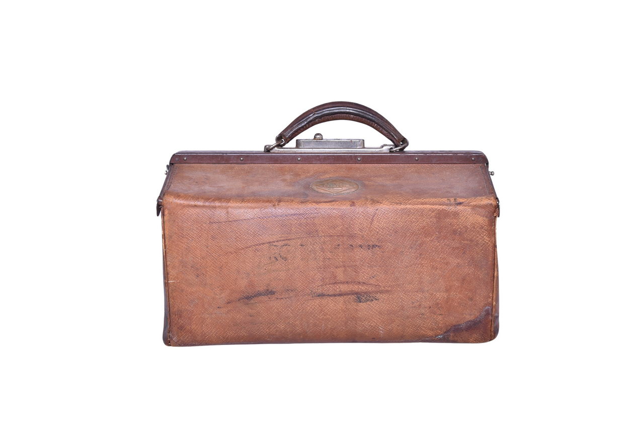 1591 - Vintage Railway Express Doctor Style Leather Bag thumbnail