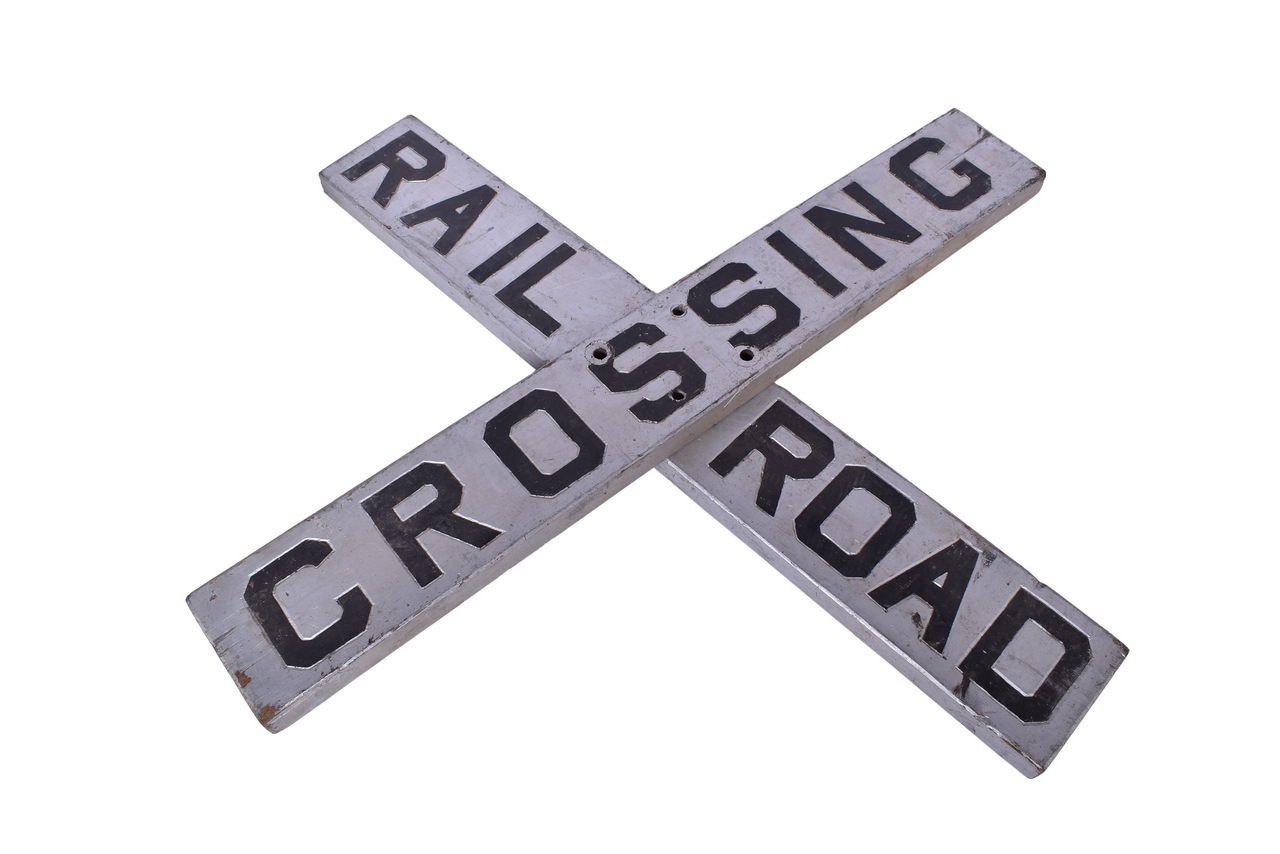 1628 - Wooden Railroad Crossing Crossbuck thumbnail