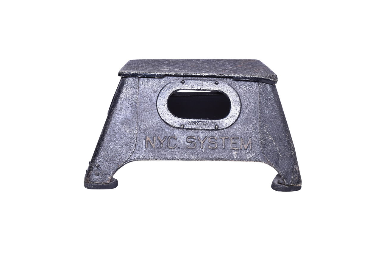 1637 - New York Central Railroad Passenger Car Step Box thumbnail