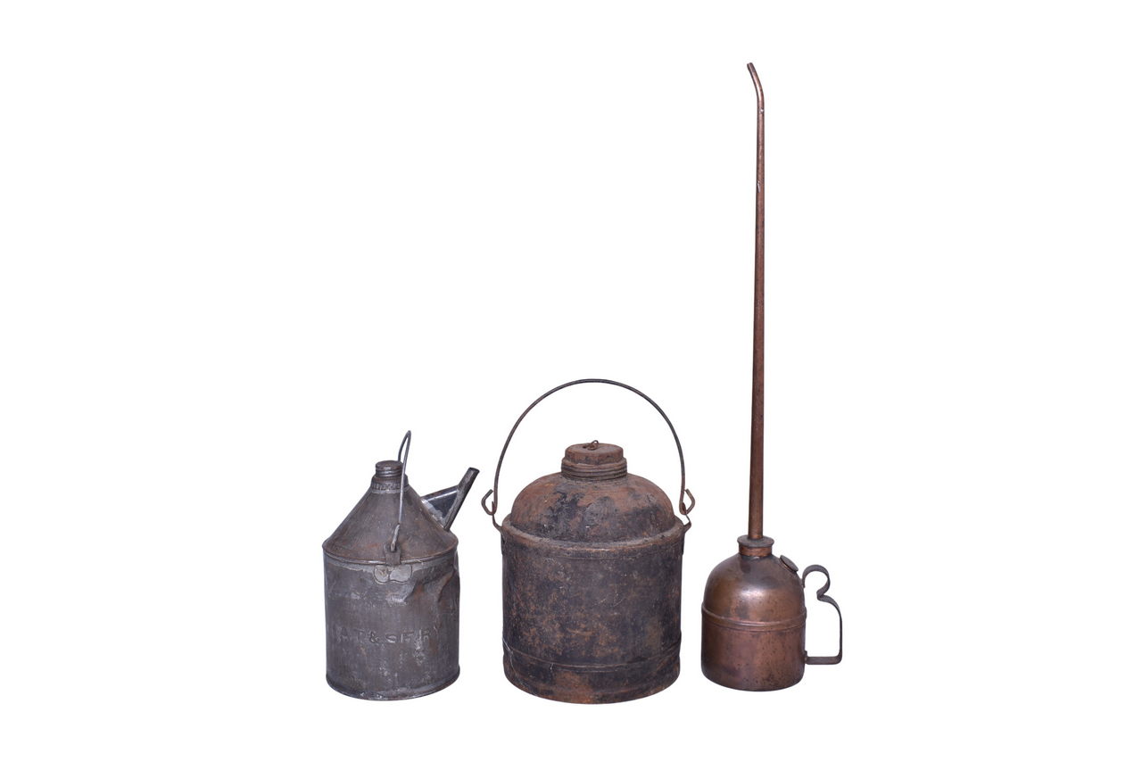 1649 - Three Pieces of Railroad Tin Ware - Atchison, Topeka and Santa Fe Railway Canister and Unmarked Oil Cans thumbnail