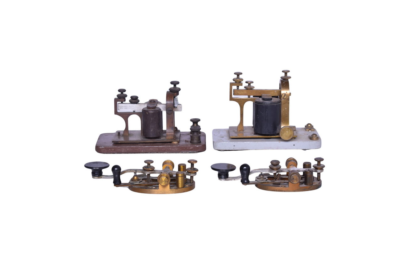 1696 - Northern Pacific J.H. Bunnell Sounder and Telegraph Keys thumbnail