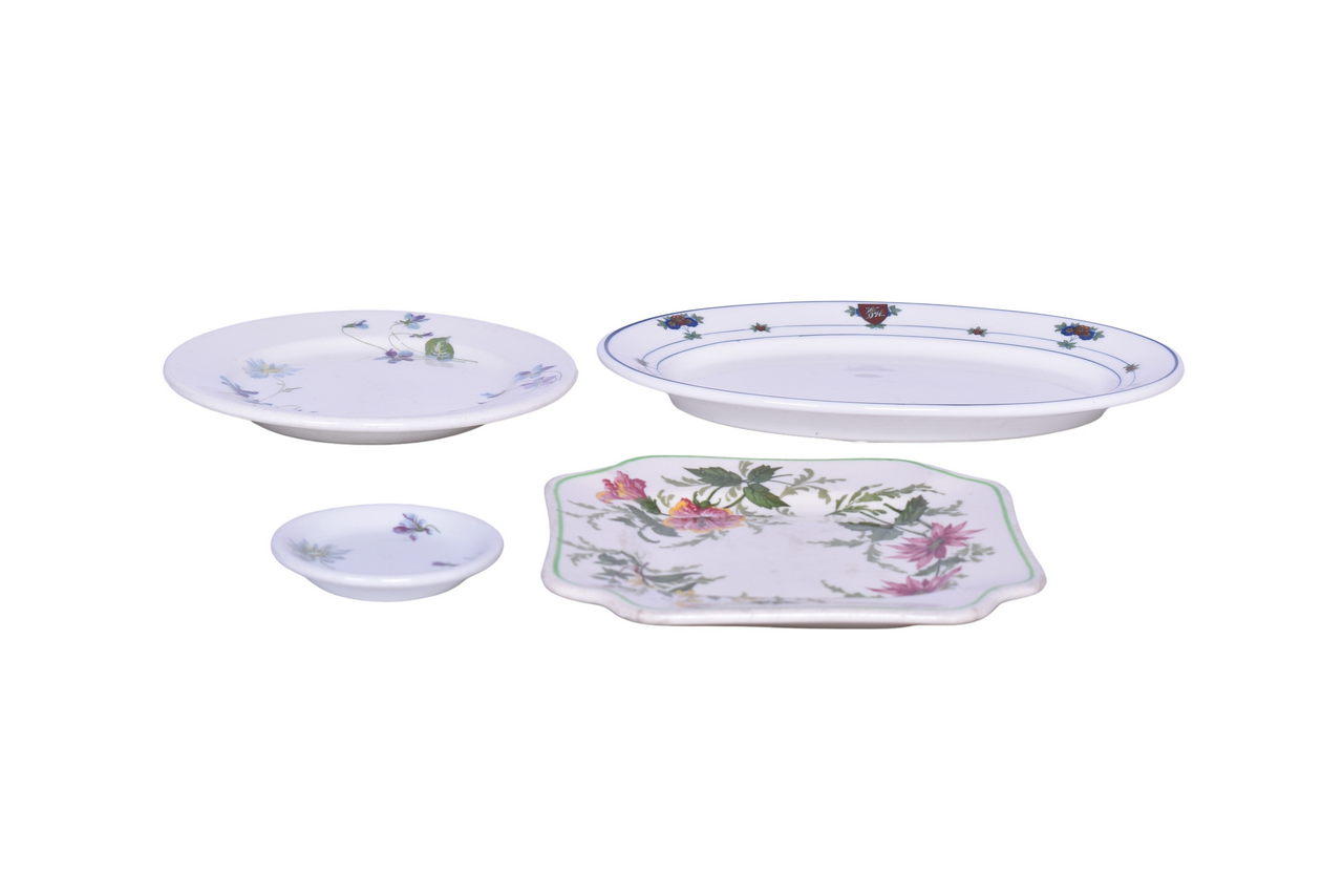 2073 - Four Pieces of Railroad China - Delaware & Hudson, Atlantic Coast Line, and Chicago Burlington & Quincy thumbnail