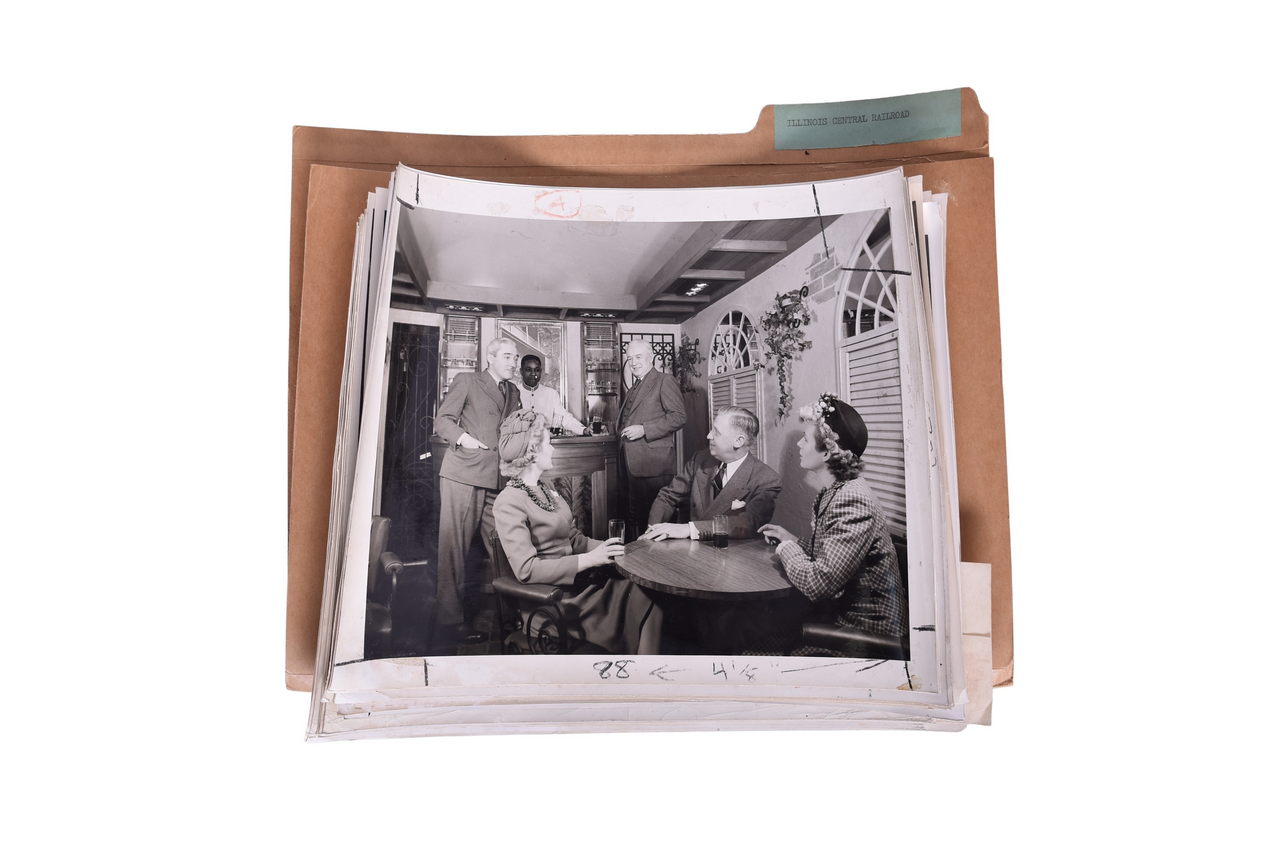 2114 - 29 Illinois Central Passenger Railroad Photos from the Pullman Engineering Archives thumbnail