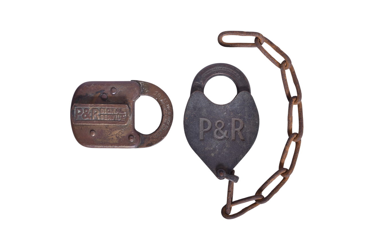 2243 - Philadelphia & Reading Railroad Yale Brass Heart Shaped Lock and Fraim Signal Service Lock thumbnail