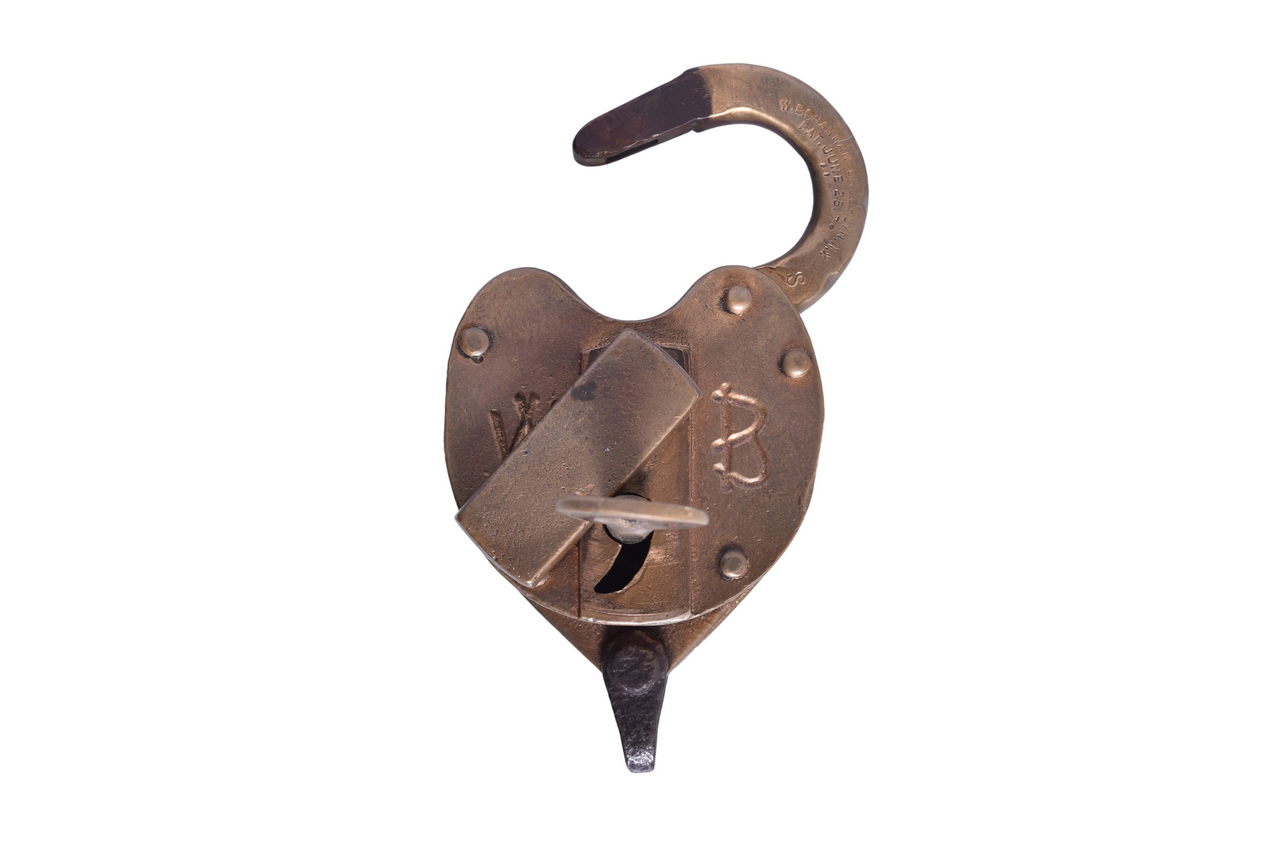 2255 - Wilson Bohannan Maine Central Railroad Brass Heart Shaped Lock w/ Switch Key thumbnail