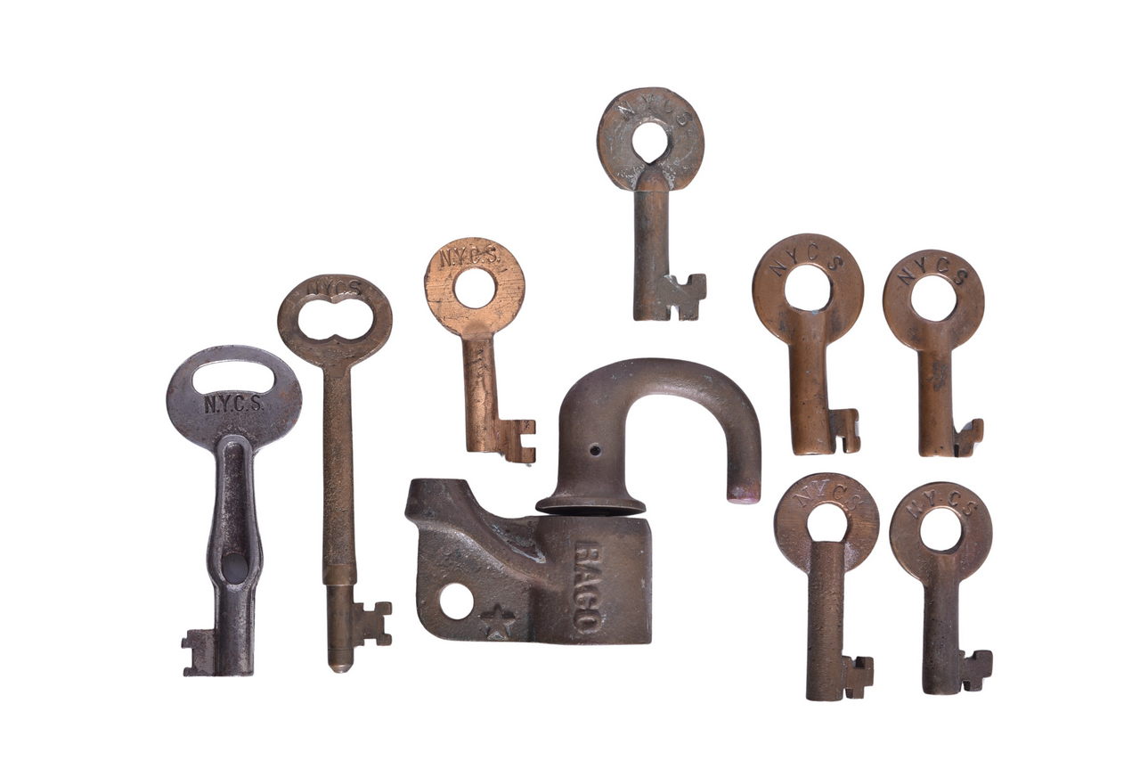 2257 - Nine New York Central System Railroad Brass Keys and Lock thumbnail