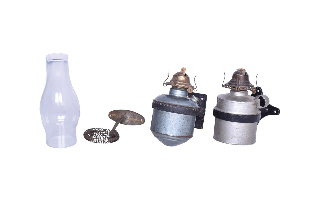 2346 - Pair of Wall-Mounted Railroad Car Lamps - Northern Pacific Rayo Queen Anne No. 2 thumbnail