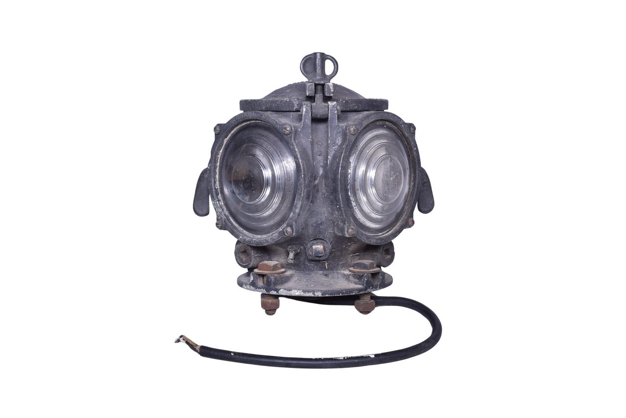 2444 - Pyle-National Diver's Helmet-Style Railroad Locomotive Classification Lamp - Electrified thumbnail
