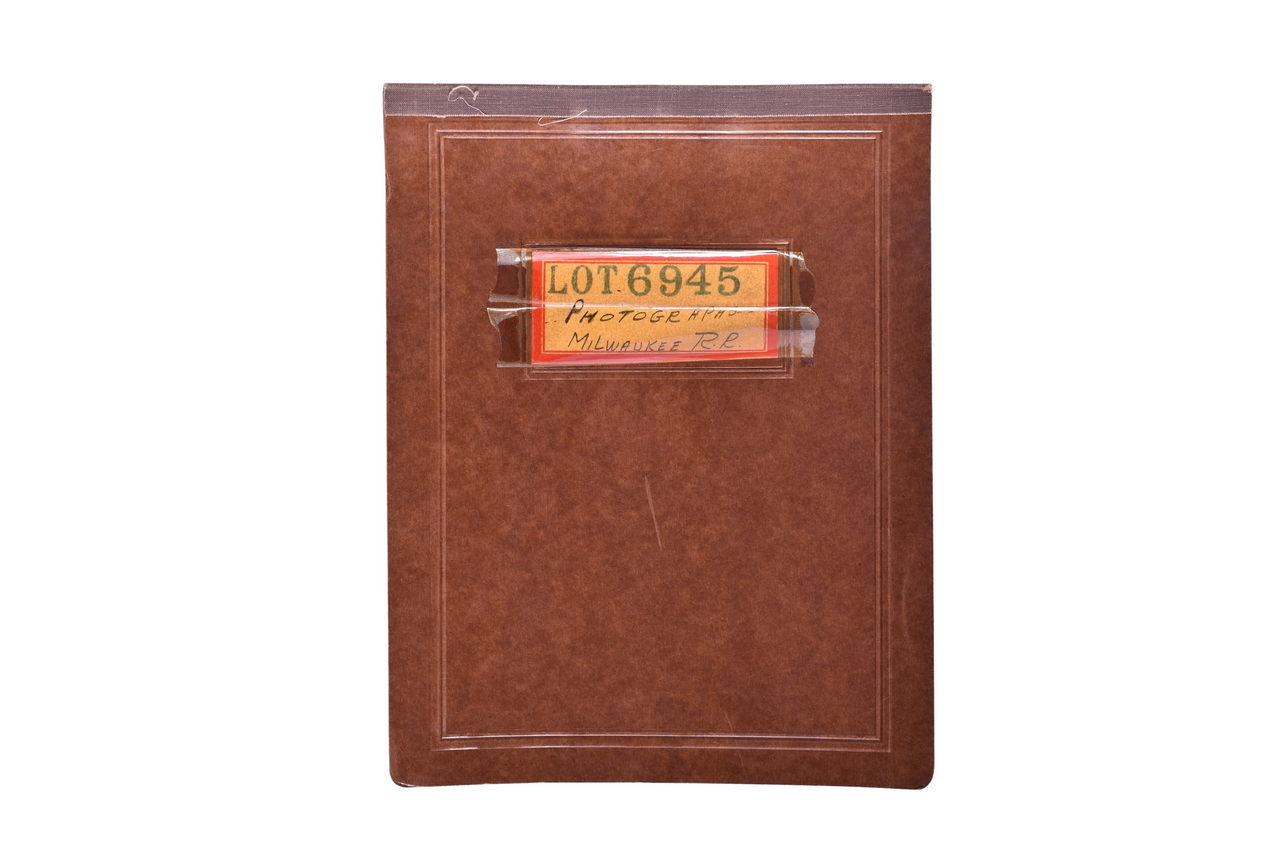 2502 - 31 Pullman Builders Photos - Milwaukee Road Sleeper #32 Zumbro River - Hiawatha thumbnail