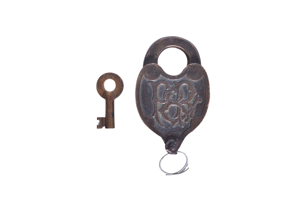 2513 - Fraim Philadelphia & Reading Railroad Fancy Cast Brass Heart Shaped Lock w/ Key thumbnail