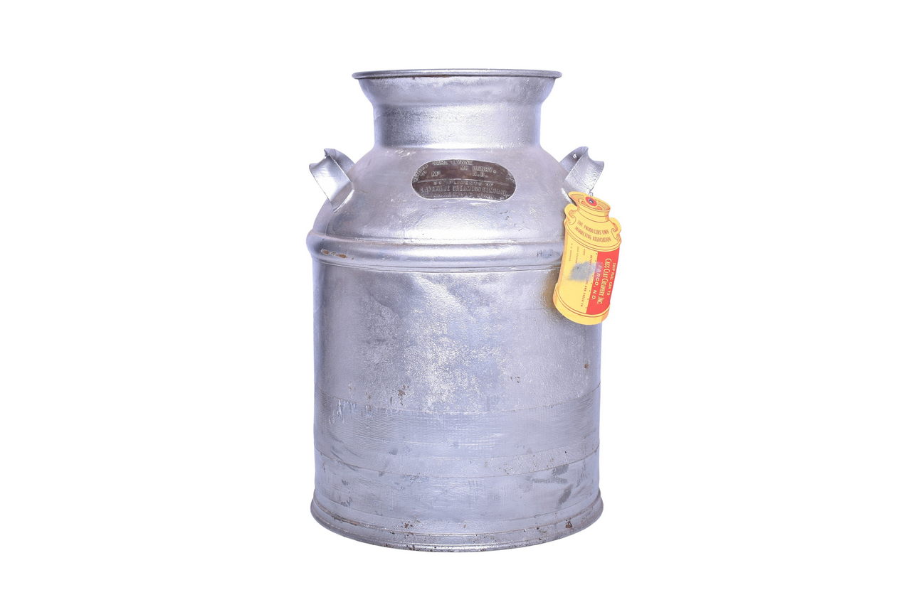 2566 - Northern Pacific Railway Milk Can - Lakeville Creamery, MN/Cass Clay Creamery, ND thumbnail