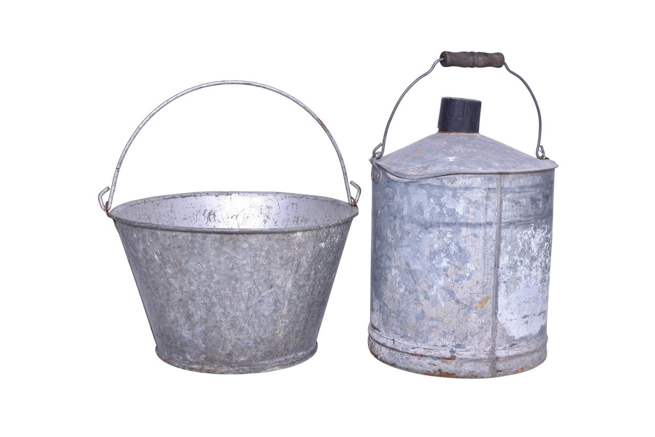 2578 - Great Northern Railroad Bucket and Large Tin Canister thumbnail