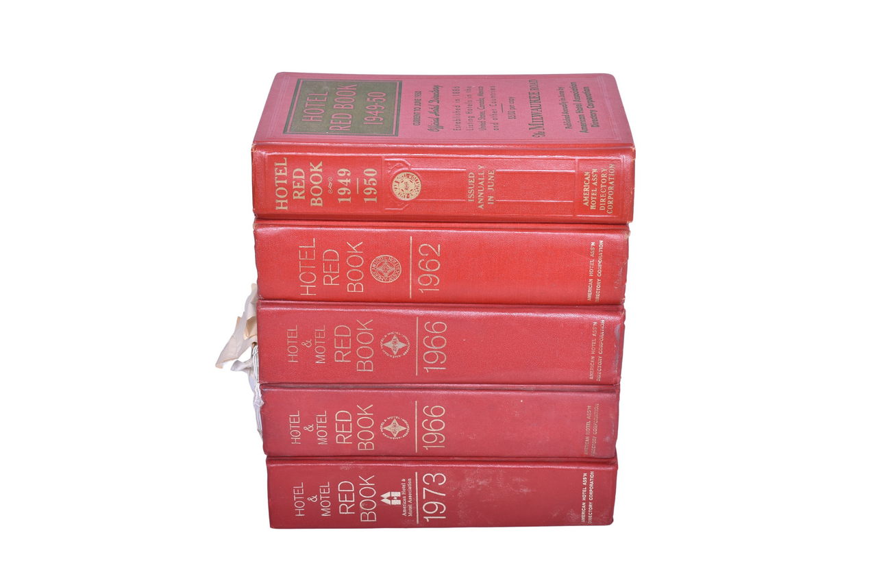 2668 - Five Hotel Red Books - The Milwaukee Road, The Pullman Company, The Phoebe Snow, Etc. thumbnail