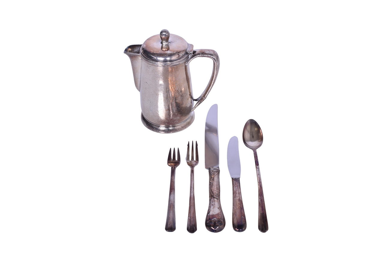 2675 - Chicago & North Western Railroad Silver Teapot and Flatware Oyster Forks, Iced Teaspoon, and Knives thumbnail