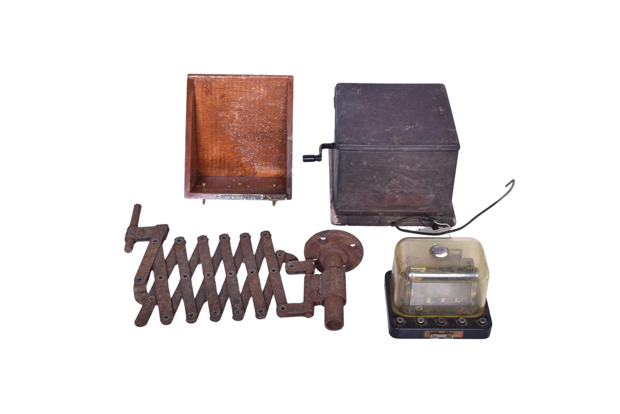 2684 - Western Electric Wall Crank Magneto, Sounder, J.H. Bunnell Sounder Resonator, Desk Mount thumbnail