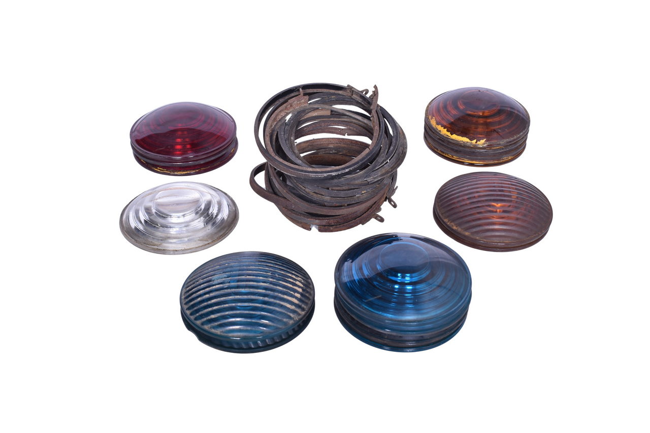 2727 - Group of Sixteen Glass Railroad Signal Lenses and Retaining Rings - Kopp and Corning thumbnail