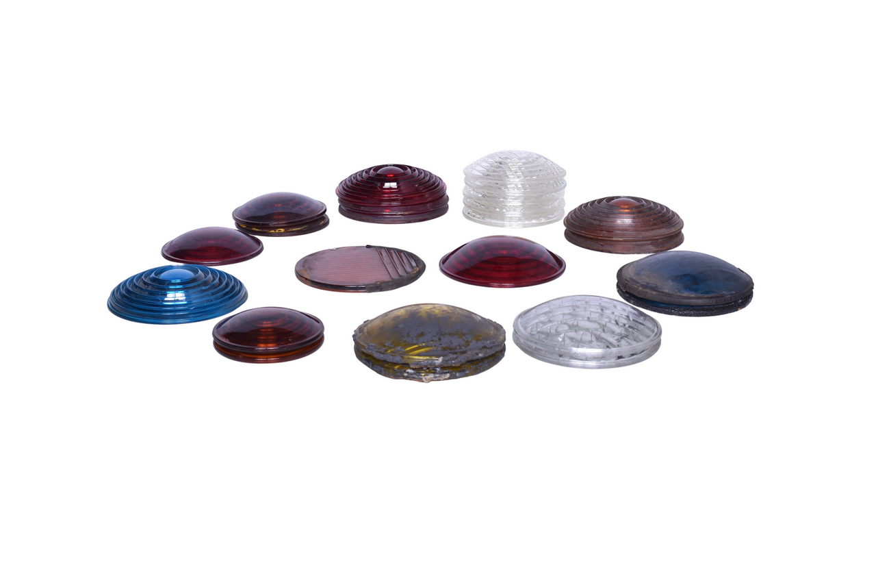 3002 - 24 Small Glass Railroad Signal Lenses - Kopp and Corning thumbnail