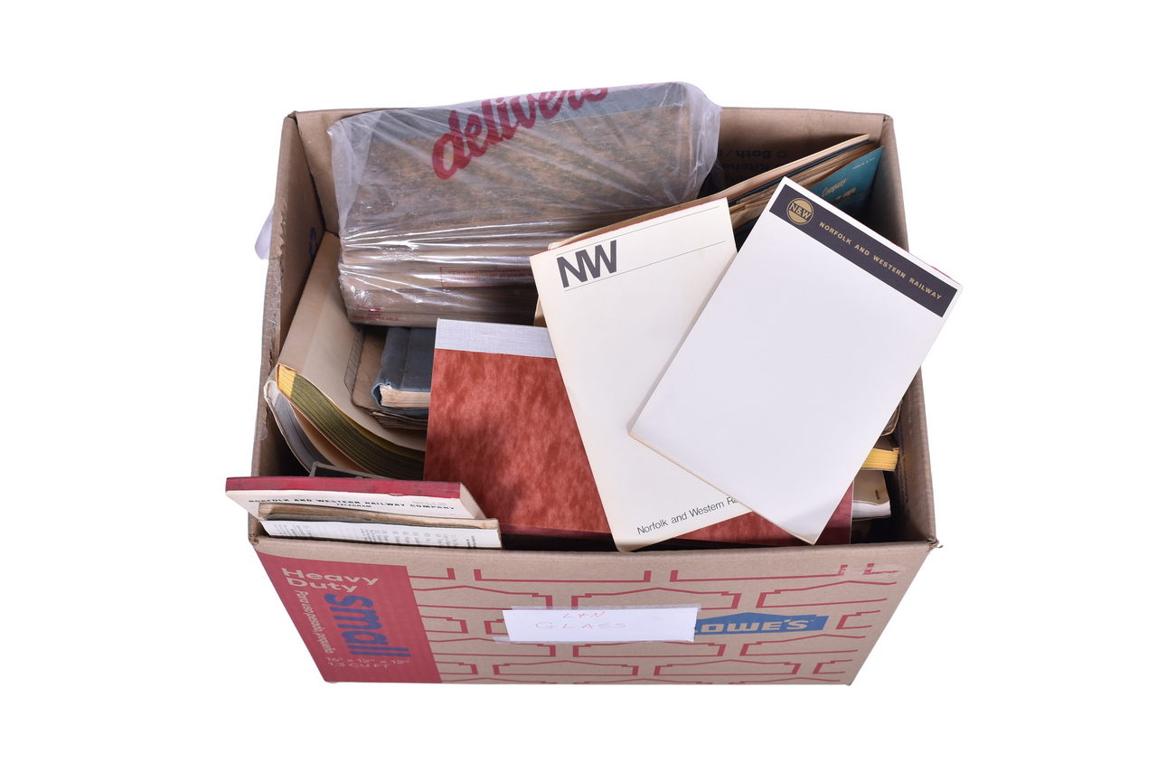 3006 - Box of Norfolk and Western Railway Paper thumbnail