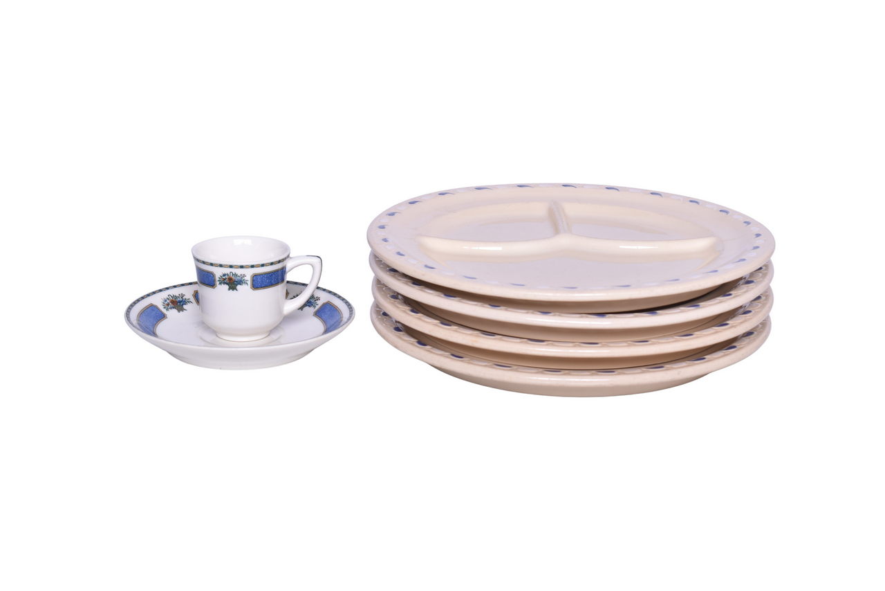 3019 - Six Pieces of Wabash Railroad China Monroe Divided Grill Plates and Meridale Demitasse Set thumbnail