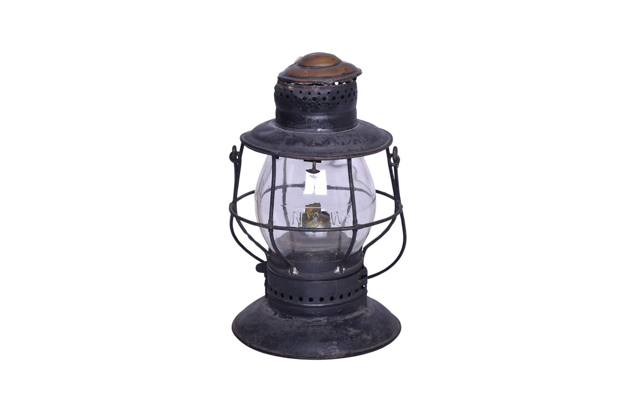 3044 - Norfolk and Western Railway Bell Bottom Lantern with Clear Cast Globe thumbnail
