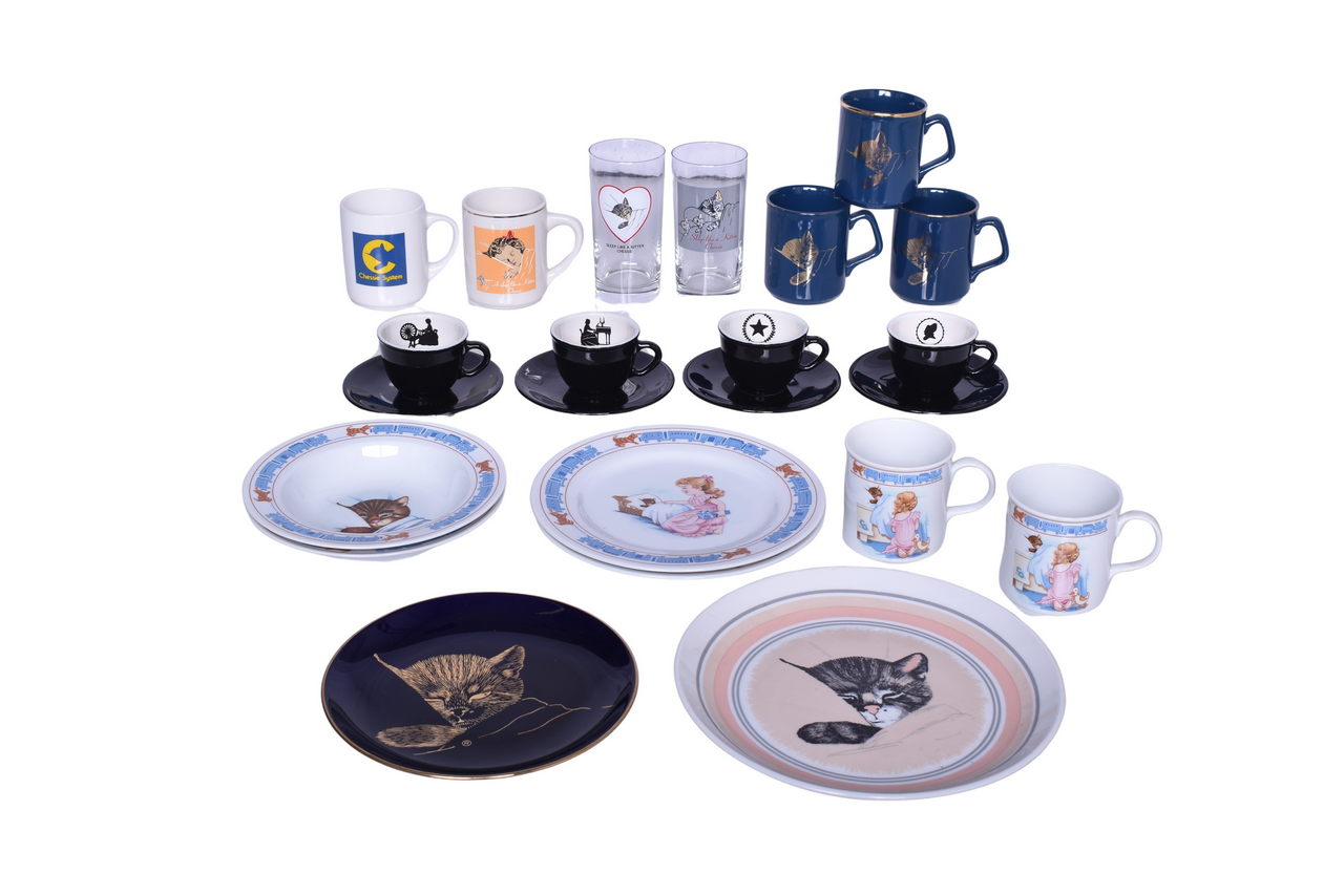 3053 - Large Group of Fantasy Chesapeake and Ohio Railroad China - Chessie For Children and Silhouette Demitasse Sets thumbnail