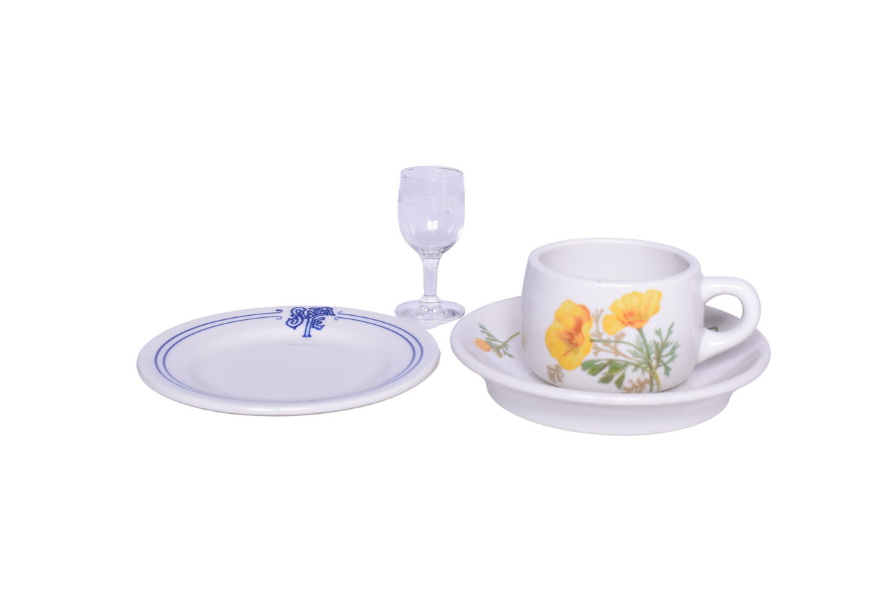 3079 - Four Pieces of Atchison, Topeka and Santa Fe Railway China and Glassware - Bleeding Blue, California Poppy, and Cordial thumbnail