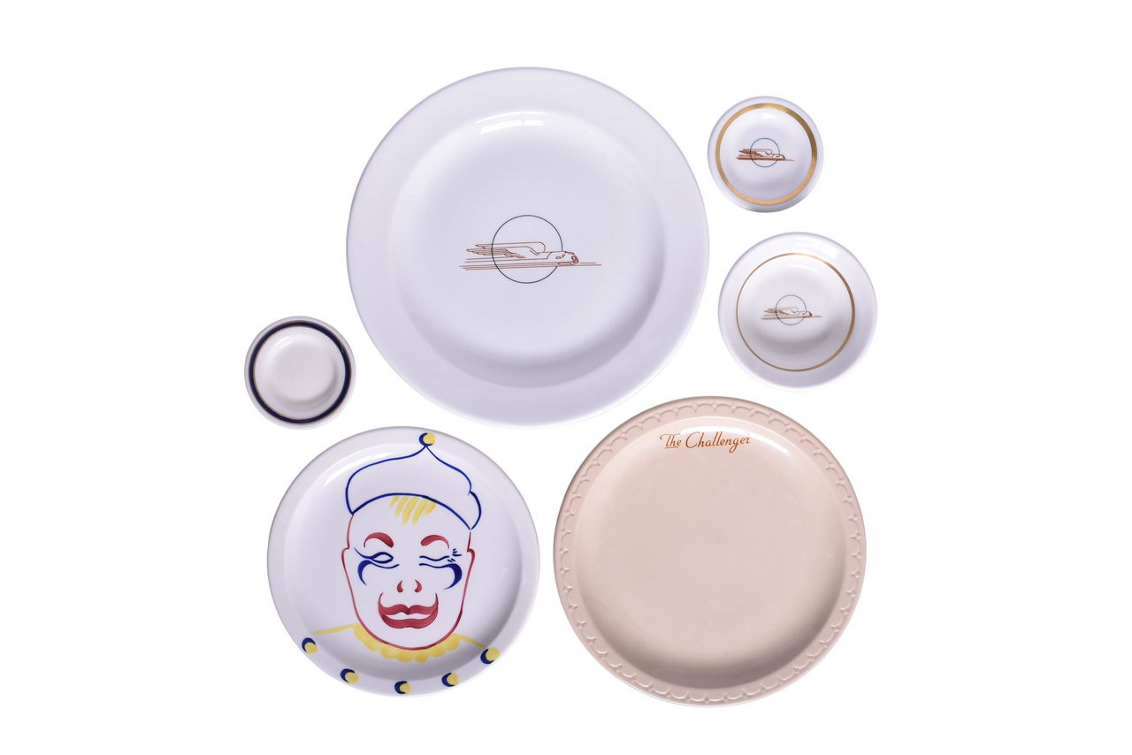 3087 - Six Pieces of Union Pacific Railroad China - Circus, Challenger, Winged Streamliner, and Blue & Gold thumbnail