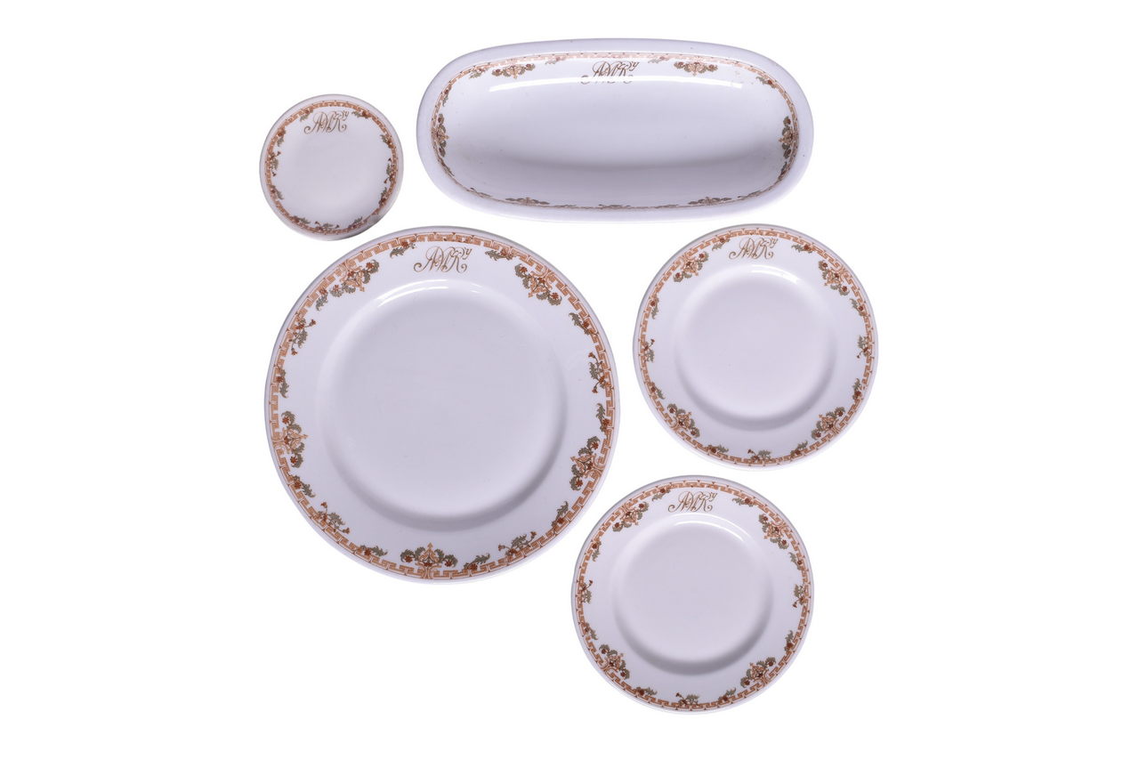 3097 - Five Pieces of Norfolk and Western Railroad China Cavalier Celery Tray, Dinner Plate, Bread Plates, and Butter Pat thumbnail