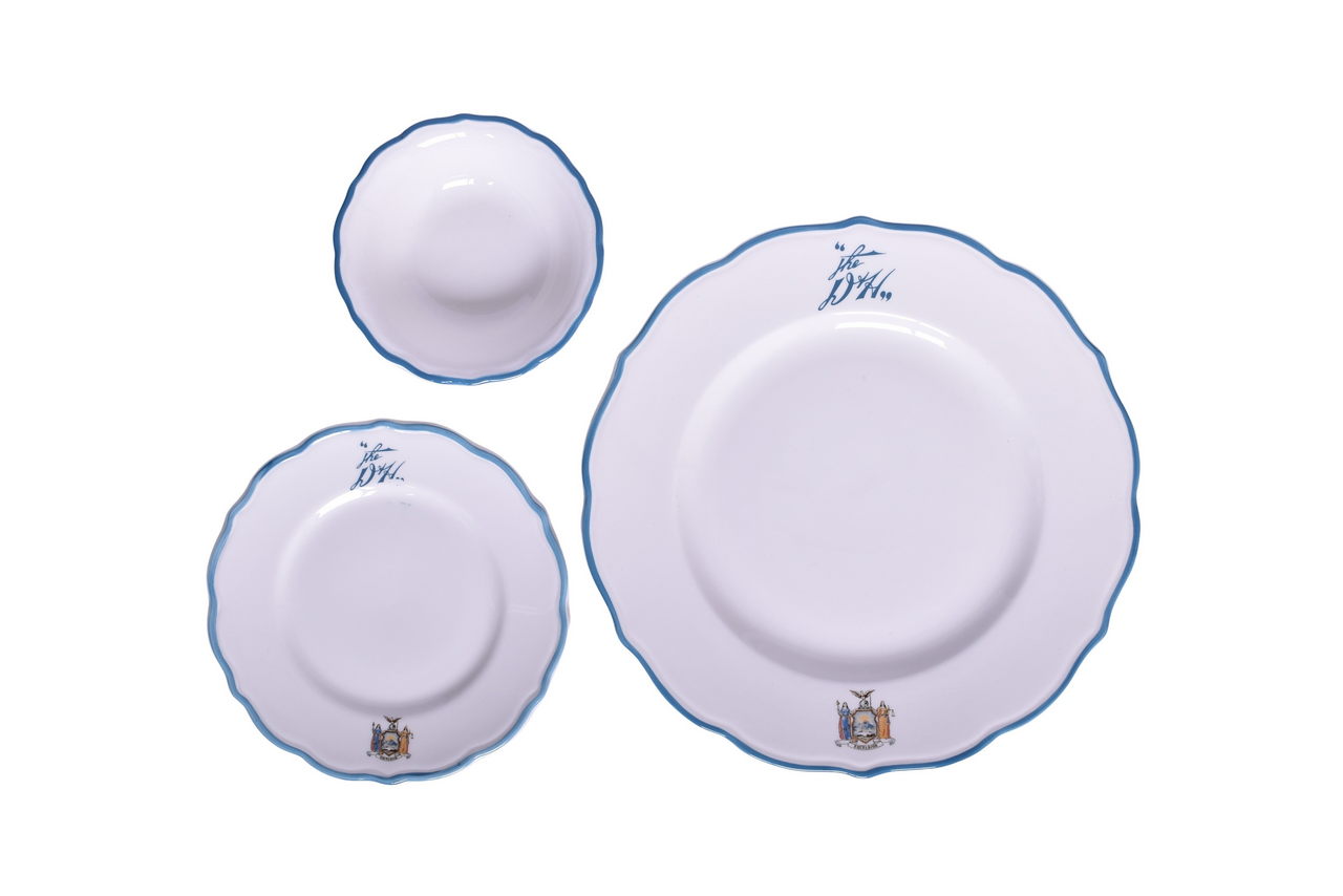 3105 - Three Pieces of Delaware and Hudson Railroad China Adirondack Plates and Bowl thumbnail