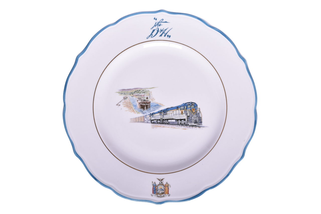 3147 - Delaware and Hudson Railroad China Adirondack Service Plate 10 1/2
