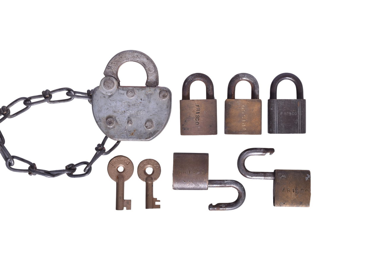 3162 - Six Frisco Railroad Locks and Two Keys thumbnail