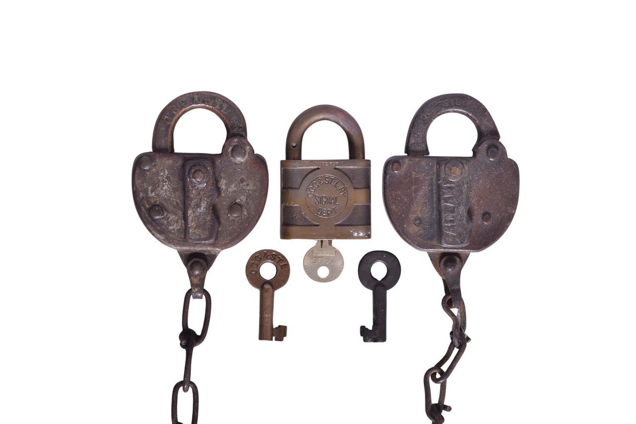 3166 - Three Cleveland, Cincinnati, Chicago and St. Louis Railway / Big Four Railroad Locks & Keys thumbnail