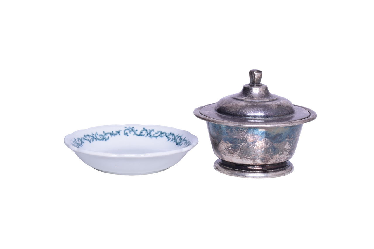 3195 - Pair of Michigan Railroad Dining Car Items - Pere Marquette Silver Bowl w/ Lid and Munising, Marquette & Southeastern China Bowl thumbnail