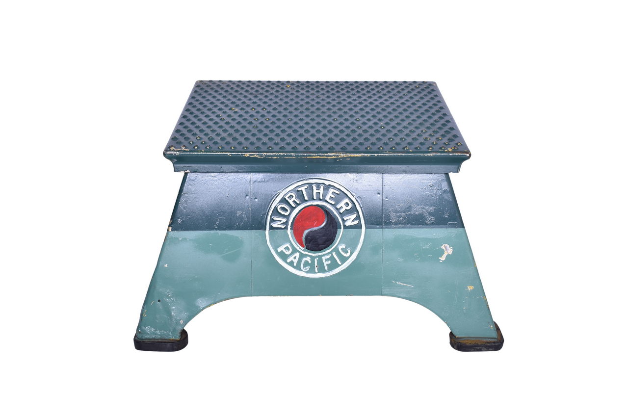 3476 - Northern Pacific Railway Morton Steel Step Box thumbnail