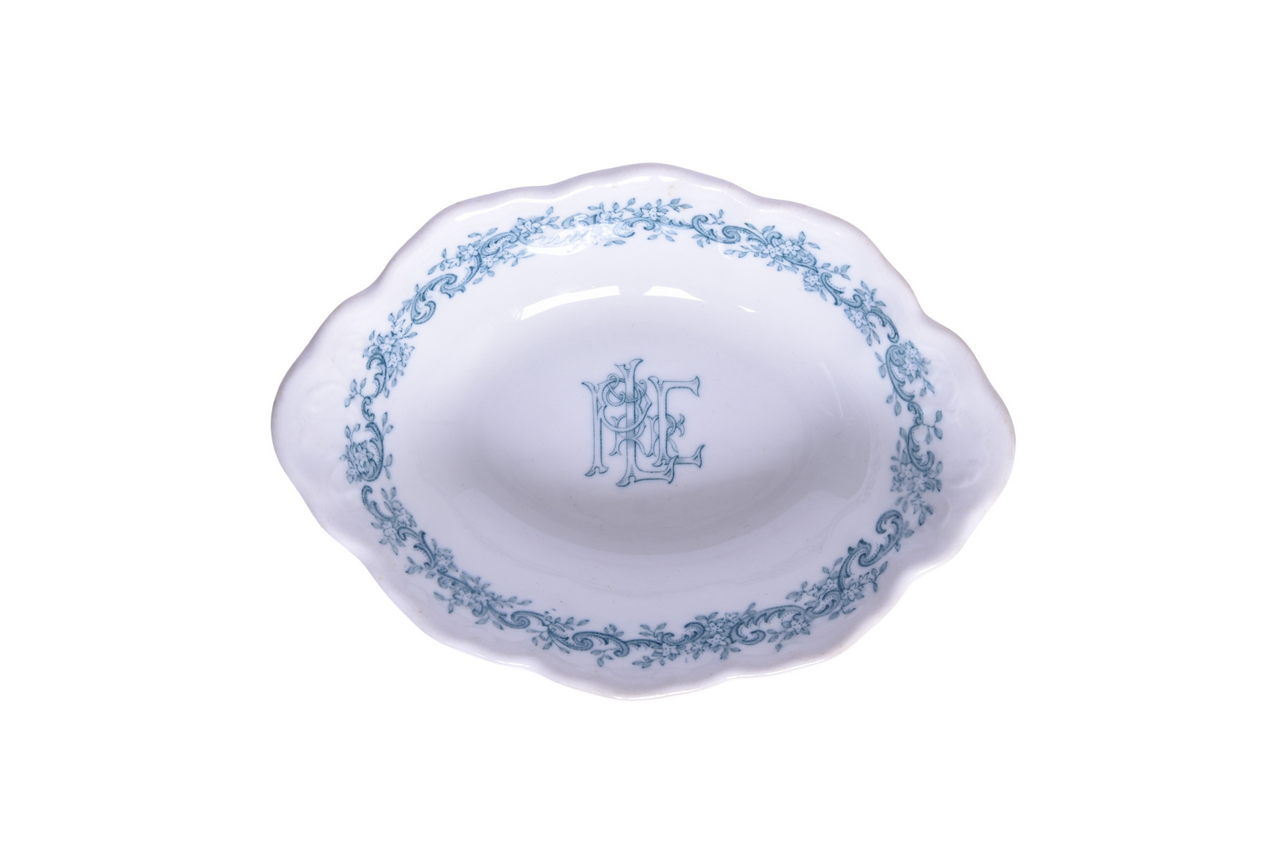 3633 - Pittsburgh & Lake Erie Railroad China Floral Edge Oval Bakers Dish Bowl 7 3/4