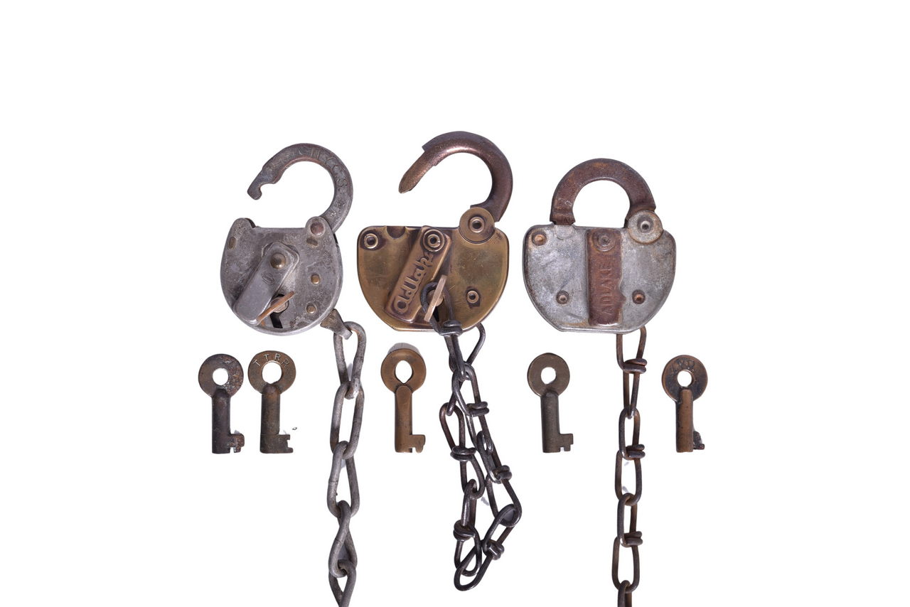3717 - Three Railroad Locks and Seven Keys - Norfolk and Western Railway, New York Central thumbnail